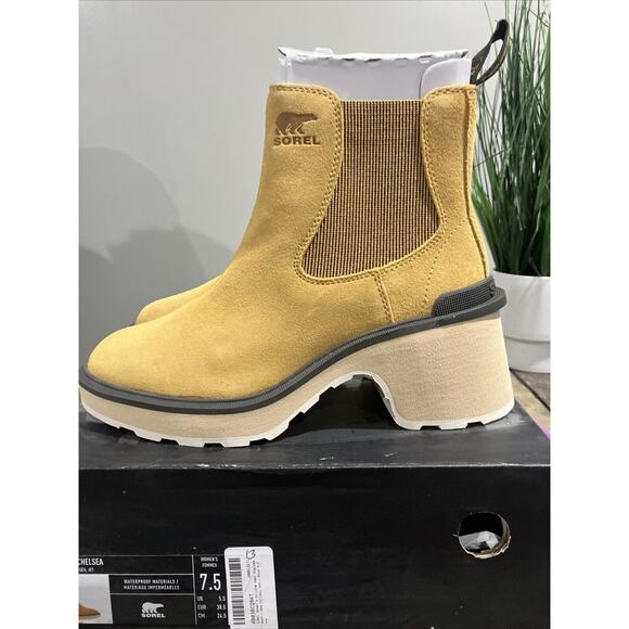 SOREL Women's Hi-Line Heel Chelsea Boot Geo Yellow/ Jet 7.5 New - Picture 1 of 9